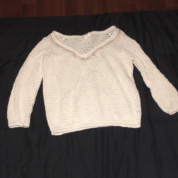 ⭐️White Knit Top⭐️ - Picture 1 of 4